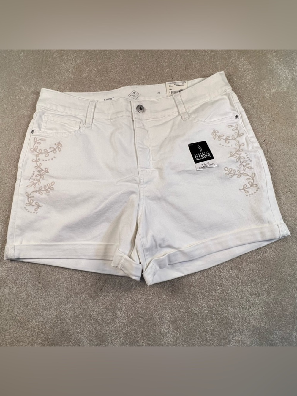 Casual Shorts White Tan Embroidery NWT Denim Secretly Slender Mid Rise Size 16